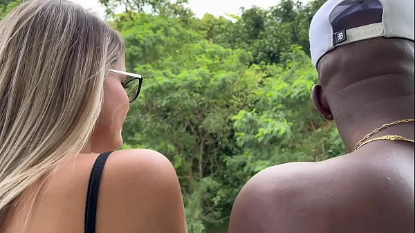 Moreno pirokudo fodeu a lorinha de olho azul