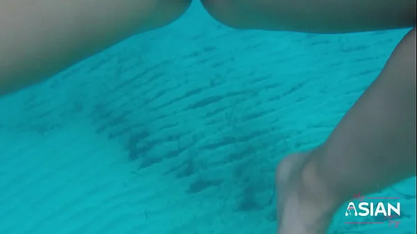 REAL Outdoor public sex, showing pussy and underwater creampie