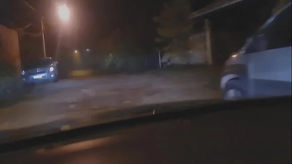 A dama de branco da encruzilhada levou uma madeirada que até caiu !