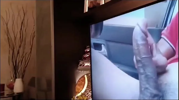 Ho fatto vedere a mia moglie delle sborrata di cazzi enormi la sua l'eccitazione e stupefacente tanto da chiedermi di scoparla nel culo magari i cazzi in questione sono i vostri