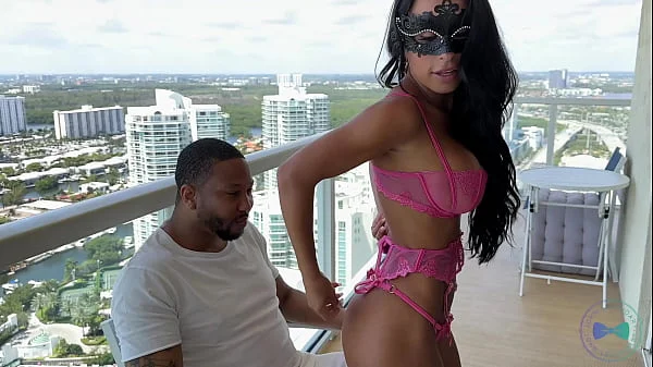 Perfect Body Gorgeous Slut Cheats On Hubby With BBC