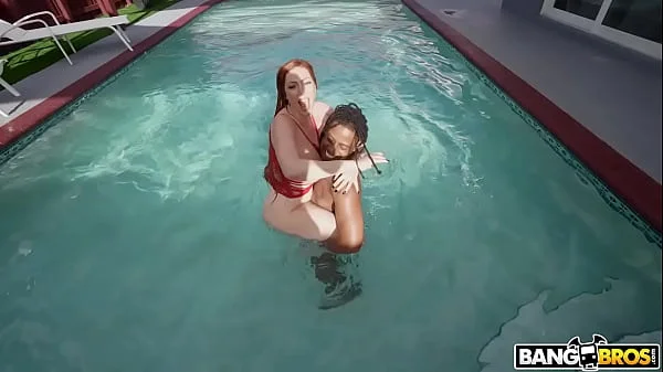 Lauren Shakes Her Big Ass