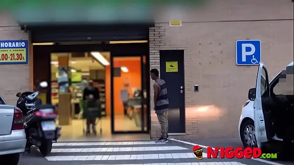 Busty Pandora Vicius and her ultimate challenge: Will you seduce a random guy in the street?