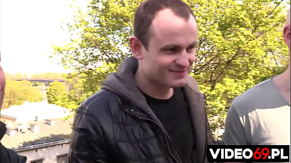 Szybkie rżnięcie poderwanej małolaty