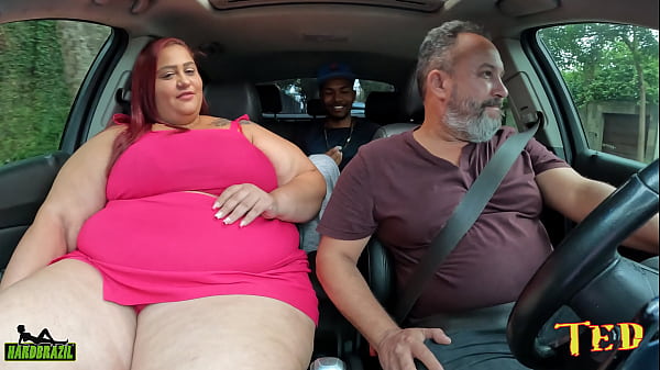 BBW na carona encontra novinha gostosa para próxima - Samy Santos - Joao O Safado