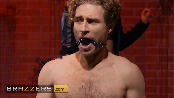 Big Ass (Gina Valentina) Getting Her Pussy Wet By (Michael Vegas) - Brazzers