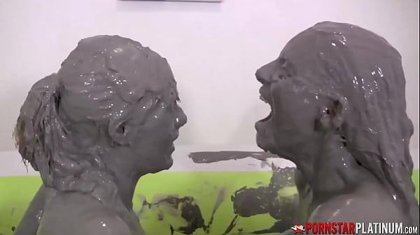 PORNSTARPLATINUM Mindi Mink Pussy Licked In Les Mud Session