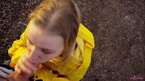 I met ex-girlfriend, teen slut, she offered to do a blowjob on the street.