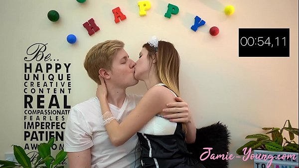 10 Minutes Make Out Challenge!! Jamie Young