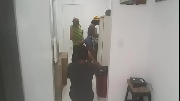 Fabinho Costha  mykng off